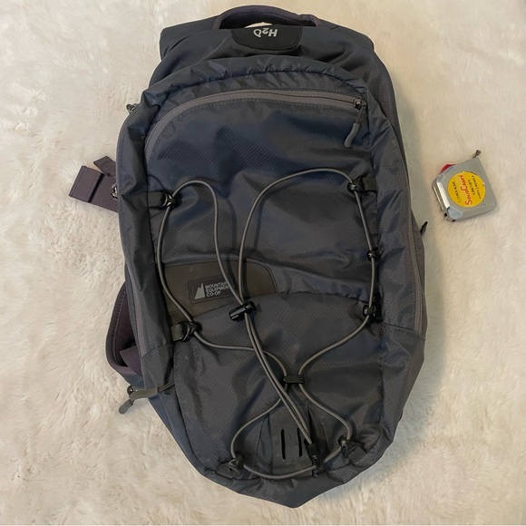 MOUNTAIN EQUIPMENT CO-OP Multi Pocket Grey Hiking Backpack - Picture 4 of 6